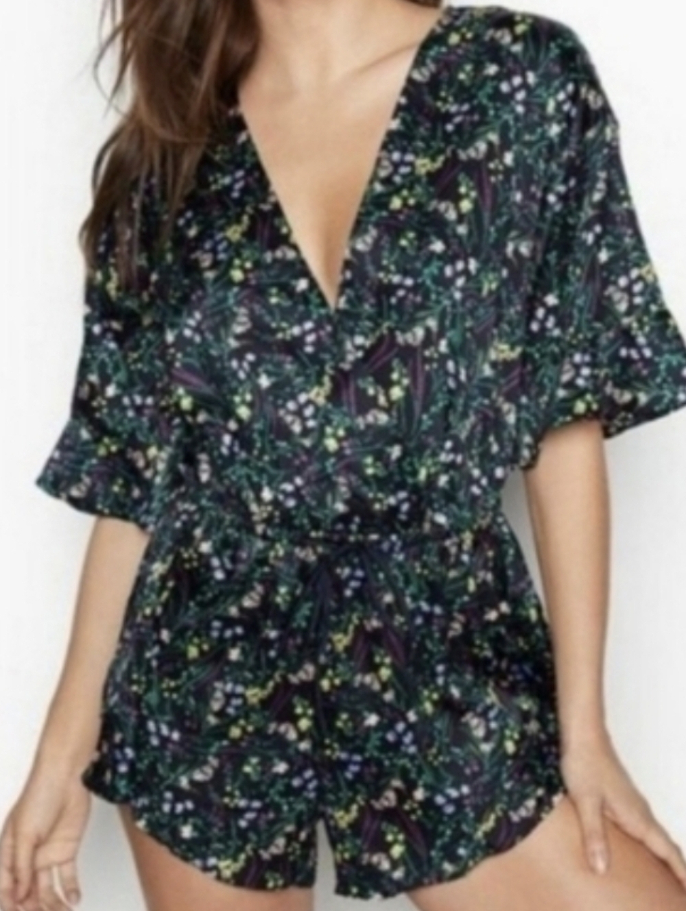 NWT Victoria's Secret Navy Floral Print Romper..size:XS